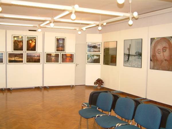 Tóparti Galéria - Olasz Ferenc fotóművész kiállítása