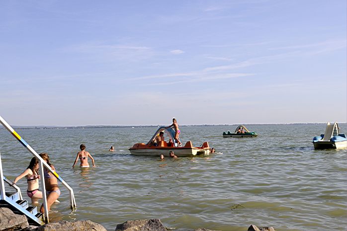 Császtai strandfürdő Révfülöp - Balaton északi part
